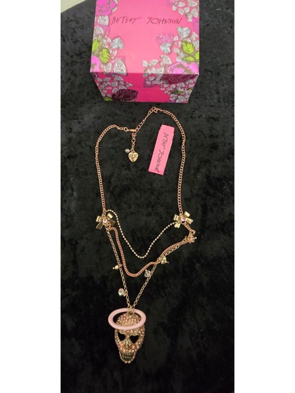 NWT Betsey Johnson Pink Skull Pendant Necklace Rhinestones & Bow Accents